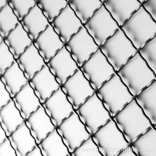 Intermediate crimped wire mesh